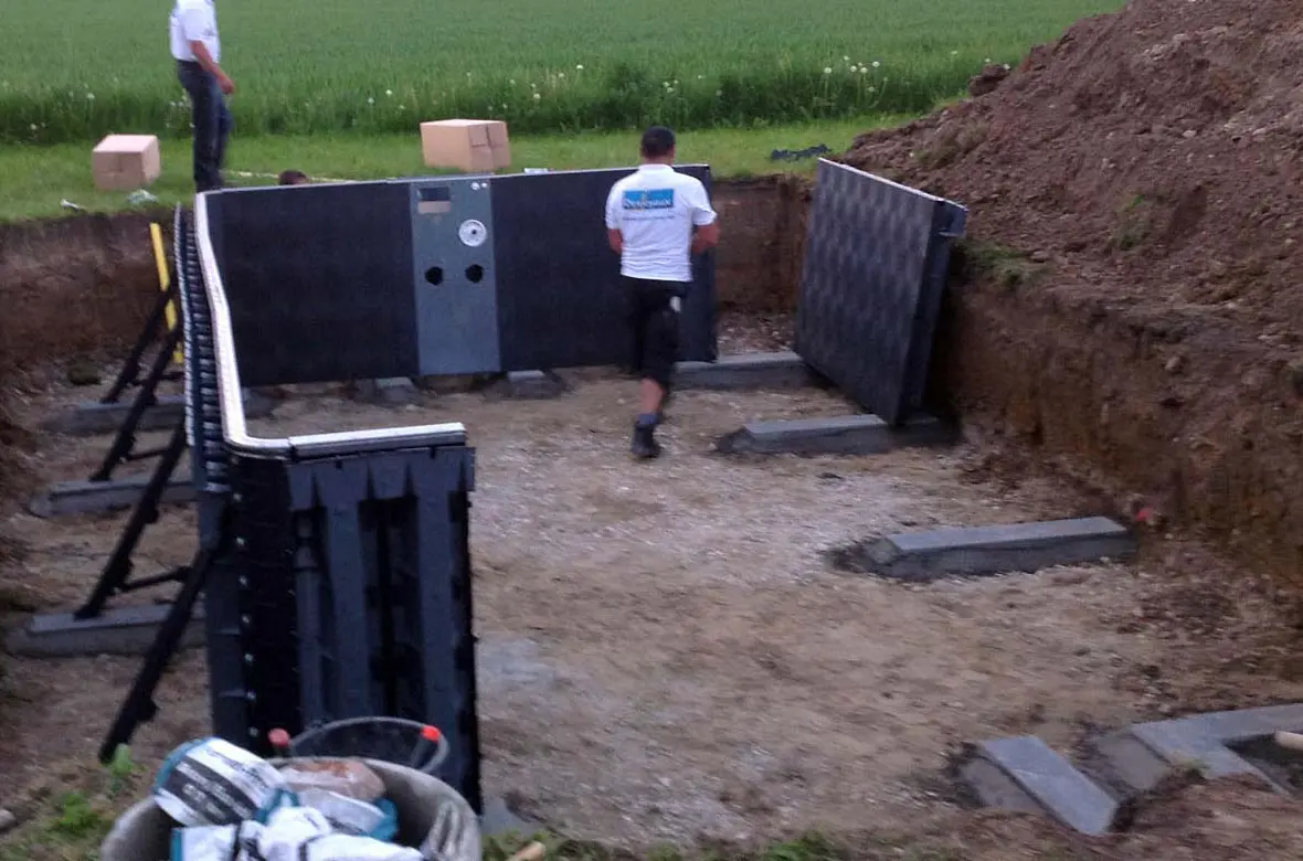 Poolbau Flensburg Montagearbeiten Desjoyaux System